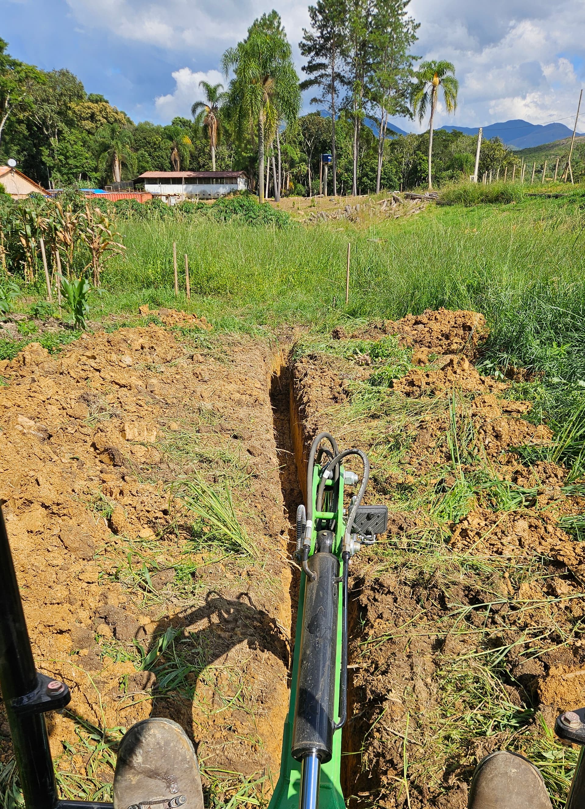 Mini Escavadeira em operação